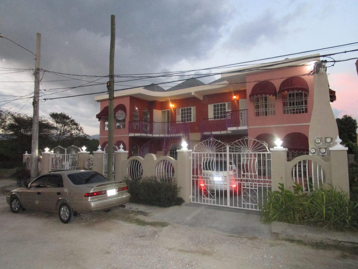 The Residence Portmore Apartments Exteriér fotografie